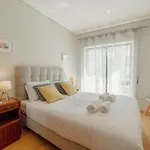 شقة Downtown Design With Balcony By Vacationy *