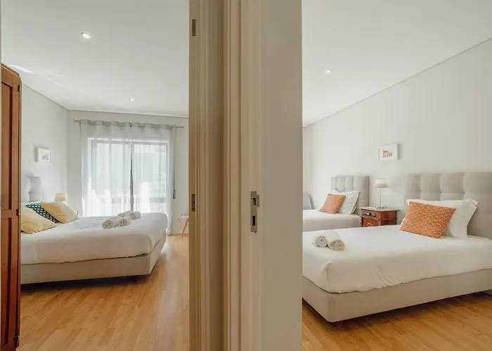 Downtown Design With Balcony By Vacationy * Порту