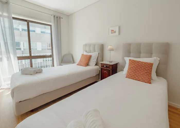 Downtown Design With Balcony By Vacationy * Порту