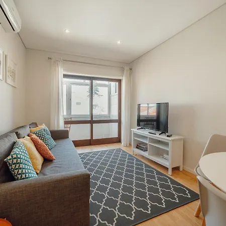 Downtown Design With Balcony By Vacationy Apartment Porto