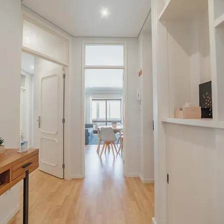 Downtown Design With Balcony By Vacationy Apartment *