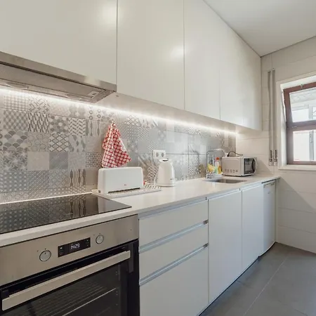 Downtown Design With Balcony By Vacationy Apartment *