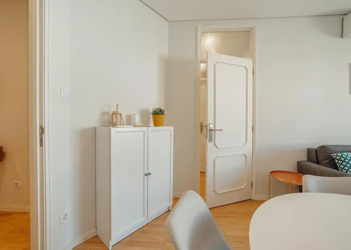 Apartman Downtown Design With Balcony By Vacationy