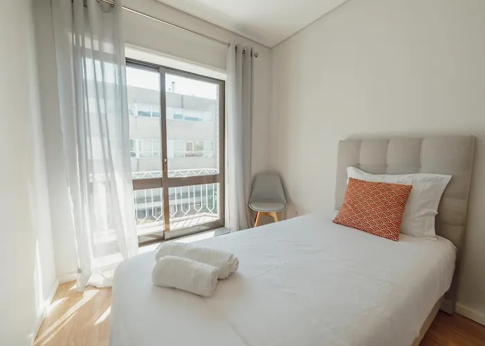 Downtown Design With Balcony By Vacationy ポルト