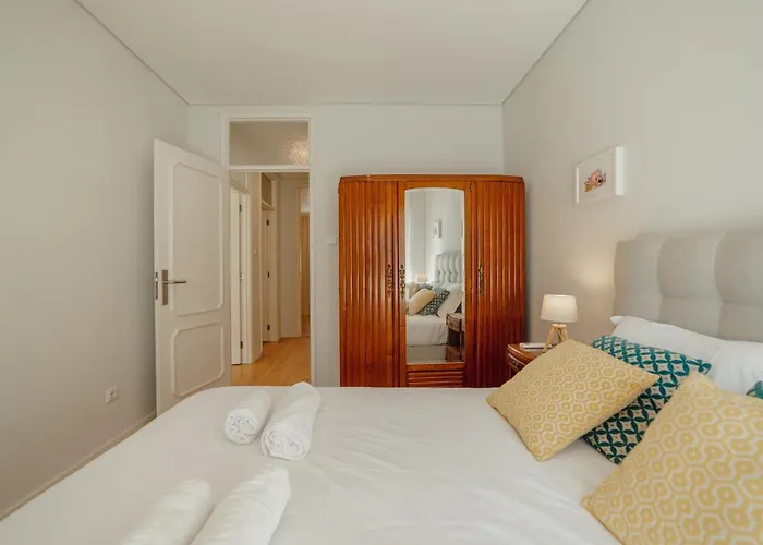 Apartman Downtown Design With Balcony By Vacationy *