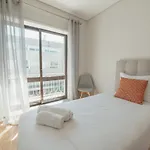 Downtown Design With Balcony By Vacationy Oporto