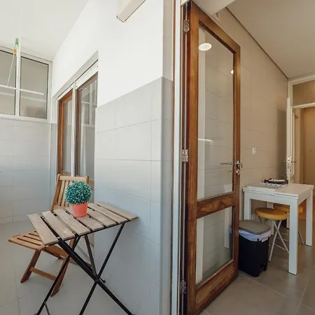 Downtown Design With Balcony By Vacationy Daire