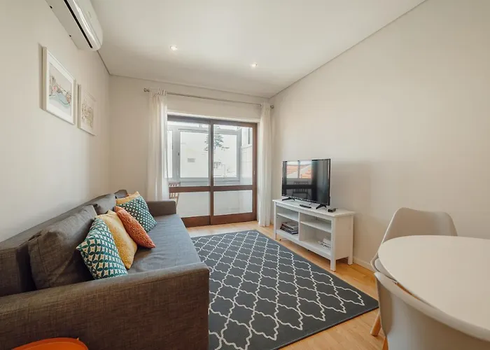 Downtown Design With Balcony By Vacationy Apartment Porto