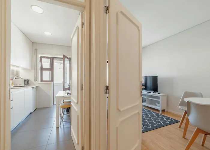 Apartment Downtown Design With Balcony By Vacationy Porto