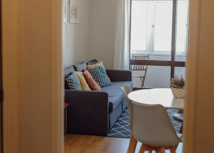 Downtown Design With Balcony By Vacationy Apartment *