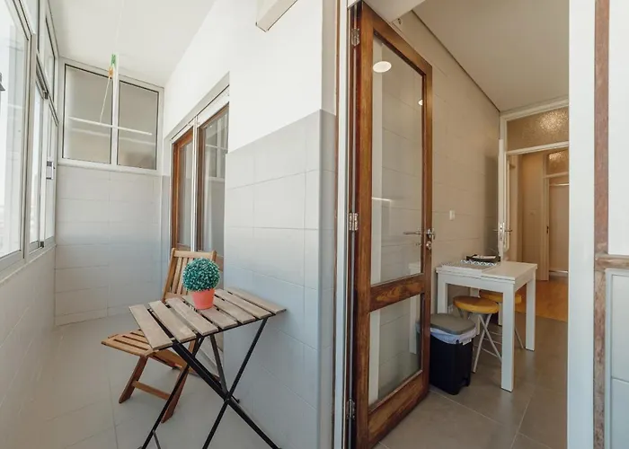 Downtown Design With Balcony By Vacationy Apartment